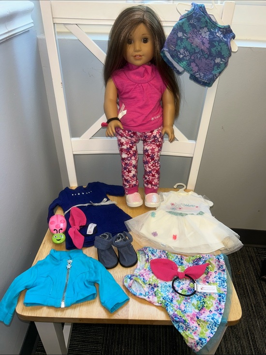 American Girl Other - American Girl 18” Truly Me Doll Straight Brown Hair, Extra Clothes/Backpack/More